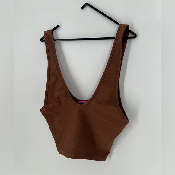 Edikted Sculpt Ribbed Knit Cropped Tank Top - Picture 2 of 6
